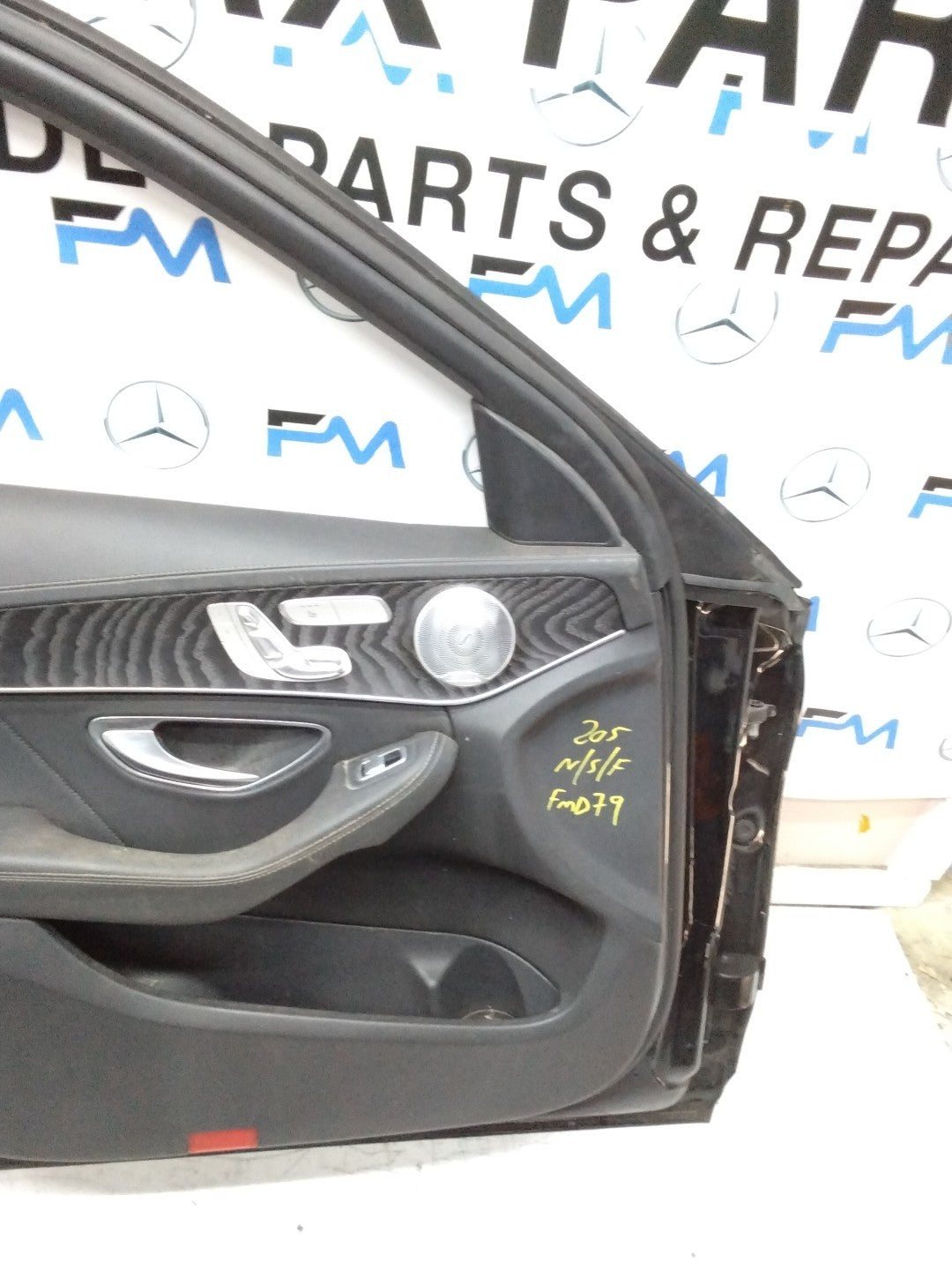 MERCEDES BENZ C-CLASS W205 PASSENGER SIDE FRONT DOOR N/S/F COMPLETE BLACK FMD79