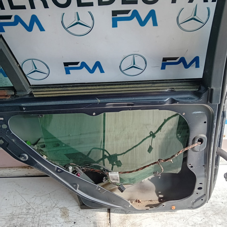 MEECEDES C-C-CLAS W204 SLN DRIVER REAR DOOR OSR 2008-14 GREY FMD284