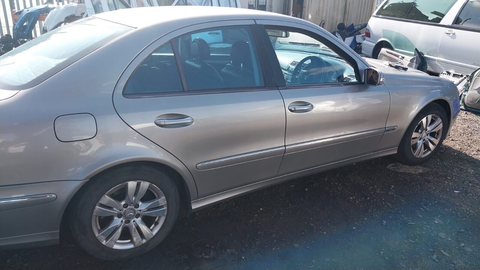 MERCEDES BENZ E-CLASS W211  BREAKING/DOORS ( N.S.F , N.S.R , O.S.F & O.S.R )