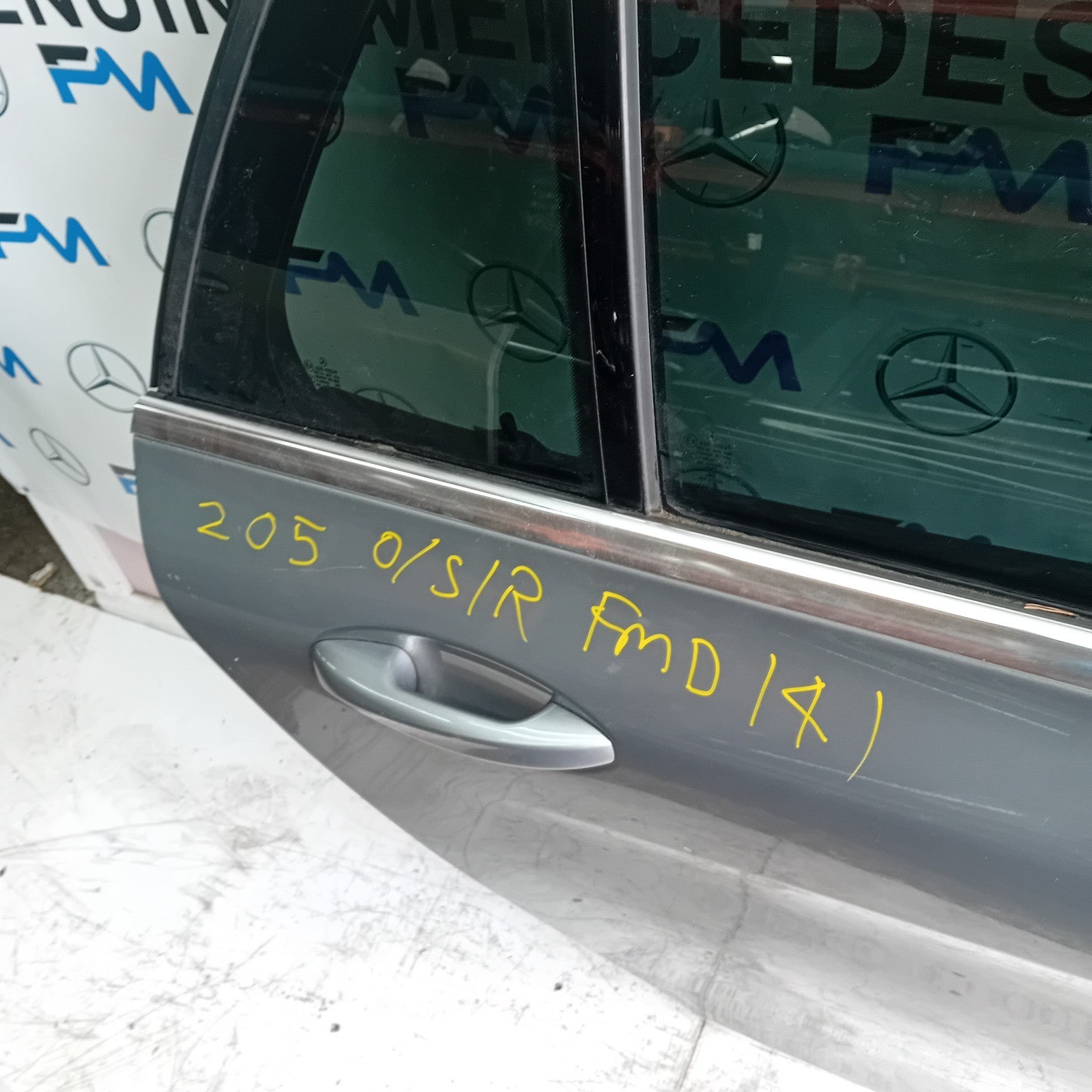 MERCEDES ESTATE C-CLASS W205 DRIVER REAR DOOR O/S/R GREY COMPLETE 2014-22 FMD141