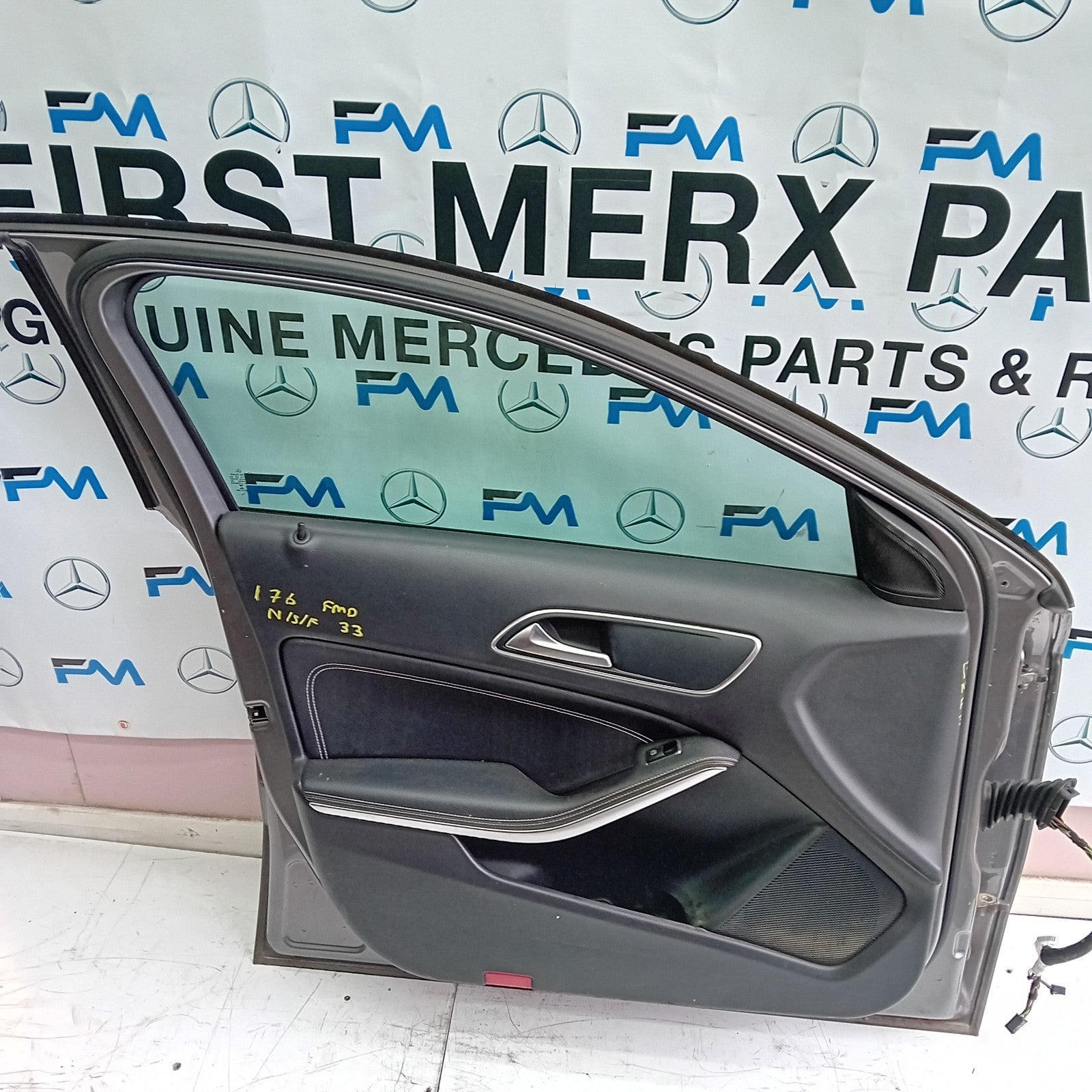 MERCEDES BENZ A-CLASS W176 PASSENGER SIDE FRONT DOOR N/S/F COMPLETE GREY FMD33