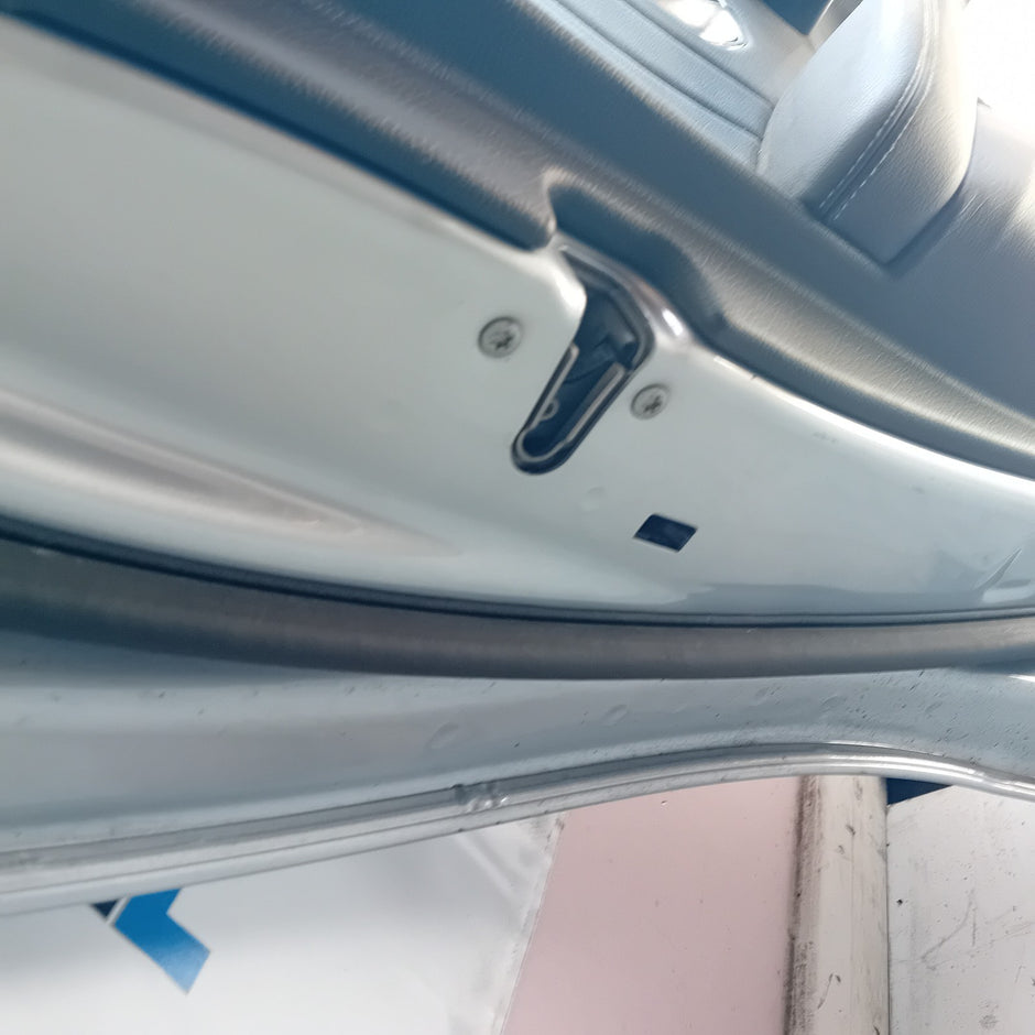 MERCEDES C-CLASS W205 COP PASSENGER REAR DOOR N/S/R SILV 2014 ON COMPLETE FMD169