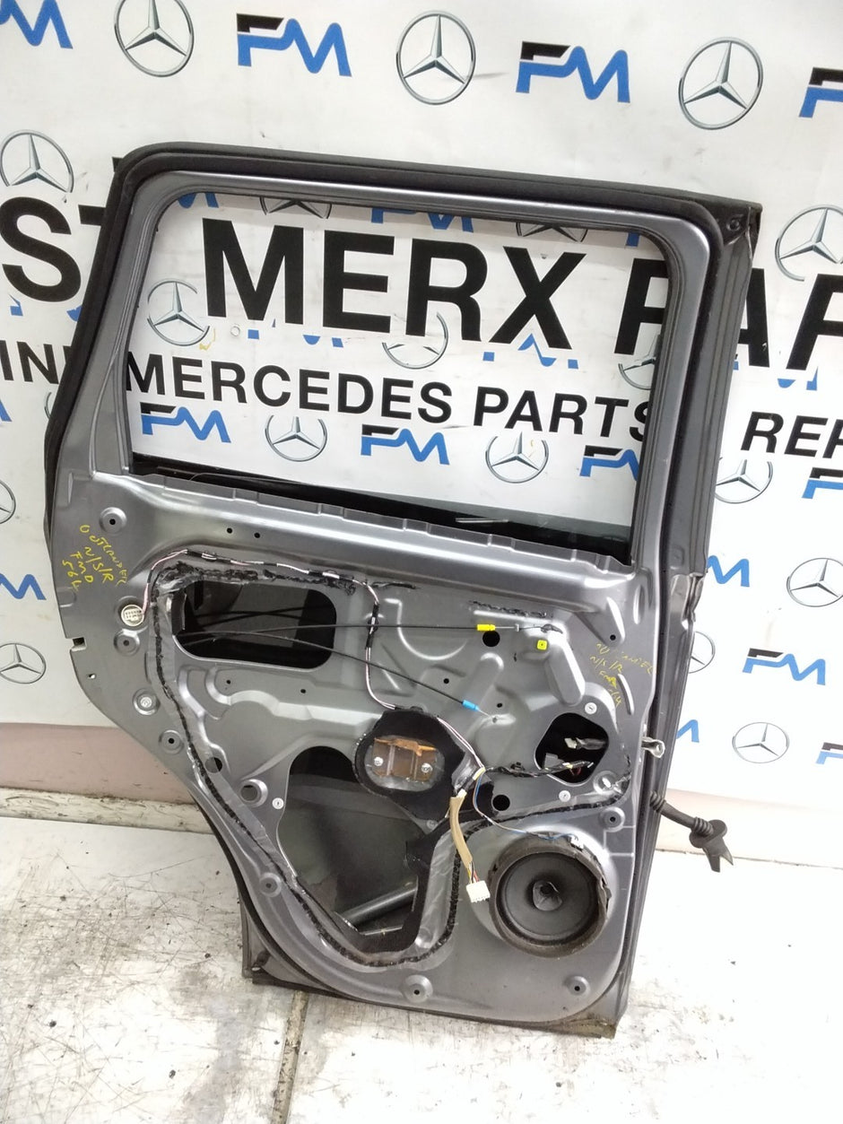 MITSUBISHI OUTLANDER PASSENGER REAR DOOR NSR GREY  FMD564