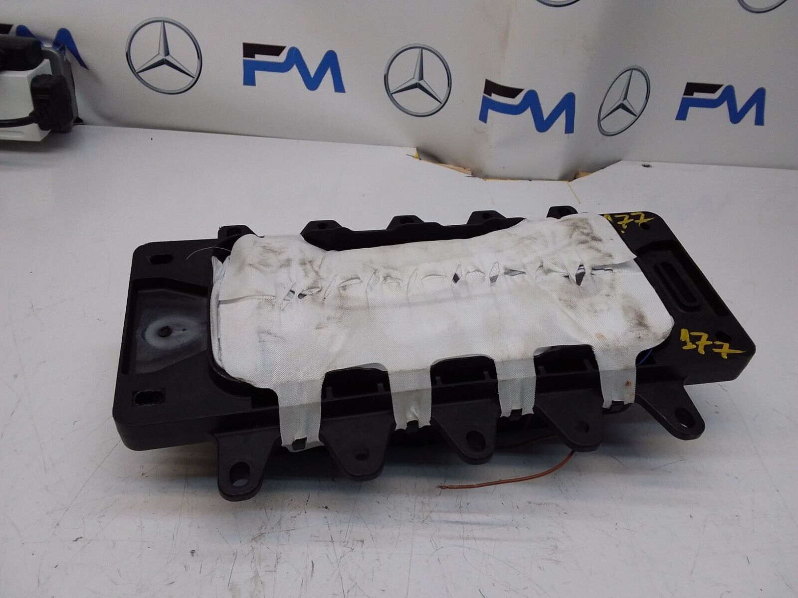 2019 MERCEDES BENZ A-CLASS W177 DRIVER SIDE KNEE AIRBAG A1778602601 FM00327