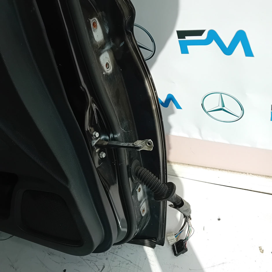 MITSUBISHI OUTLANDER  PASSENGER SIDE FRONT DOOR N/S/F COMPLETE BLACK FMD47