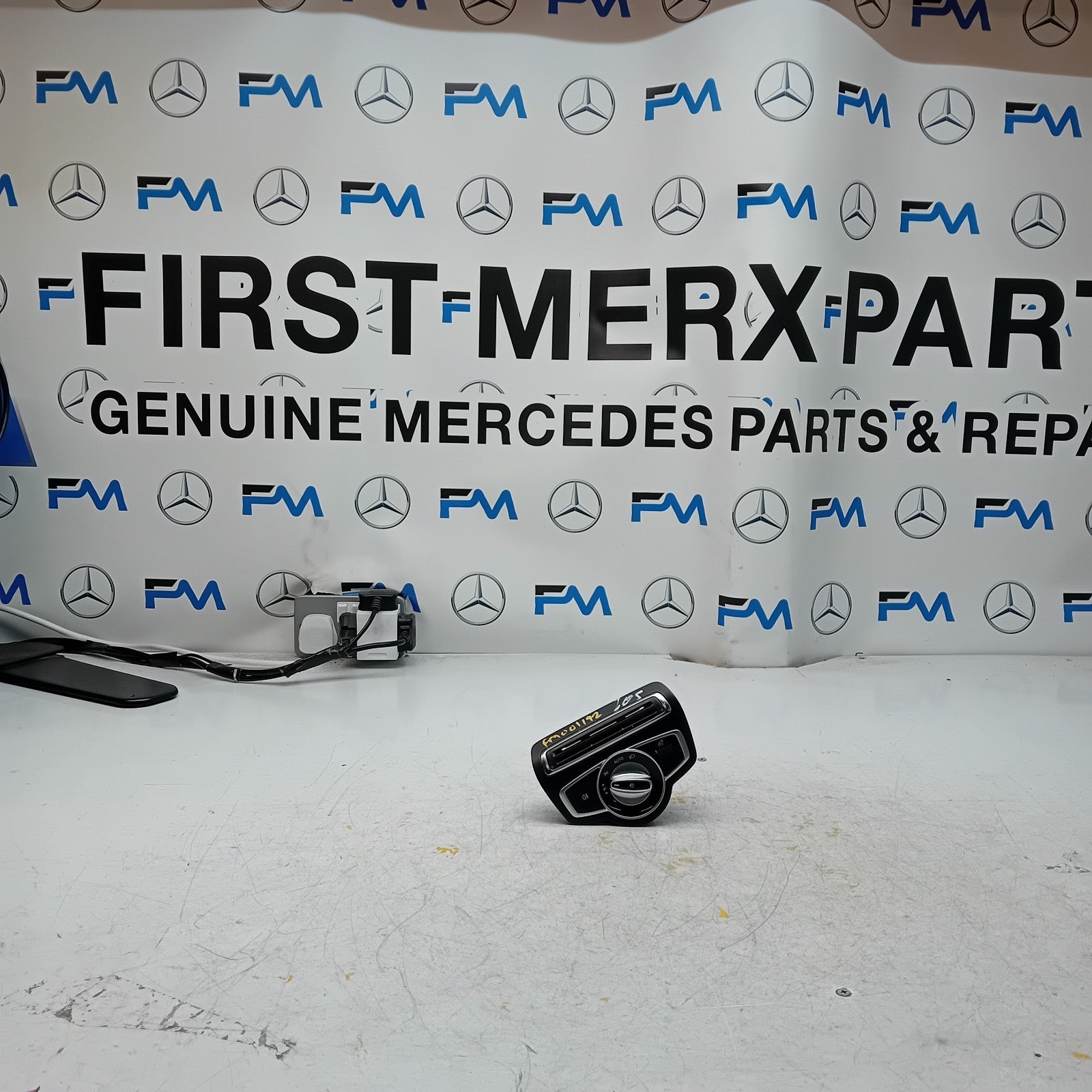 MERCEDES C-CLASS W205 HEADLIGHT CONTROL SWITCH 2014 A2059057007 FM001192