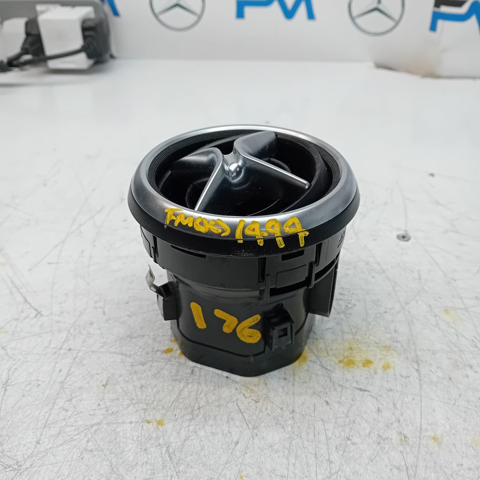 MERCEDES BENZ A-CLASS W176 DASHBOARD AIR VENT 2015 A1768300754 FM001494