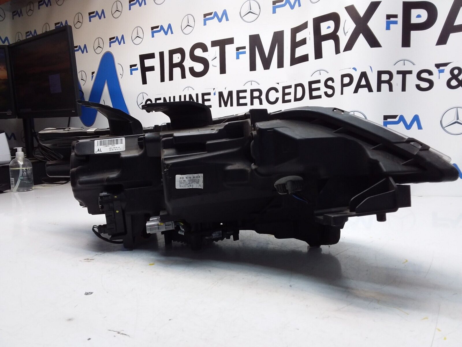 MITSUBISHI OUTLANDER MK3 2018 HEADLIGHT PASSENGER SIDE LEFT L009A Z80S FMH67