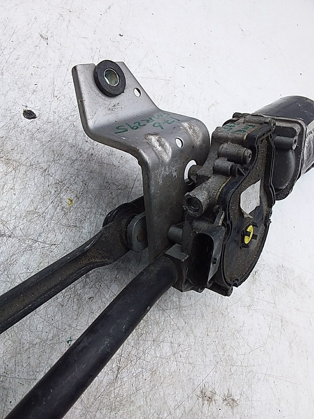 MERCEDES A-CLS W176 WIPER MOTOR AND LINKAGE A1769061900 FMR295