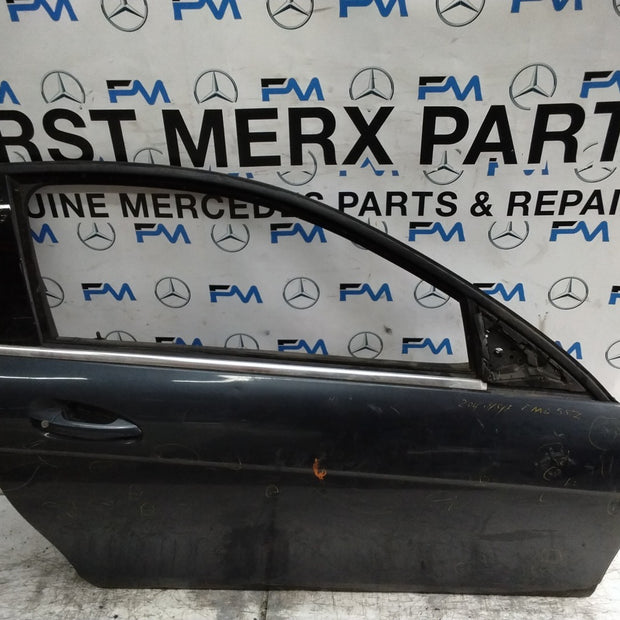 MERCEDES BENZ  C-CLASS W204 SLN DRIVER FRONT DOOR OSF GREY 2008-14 FMD557