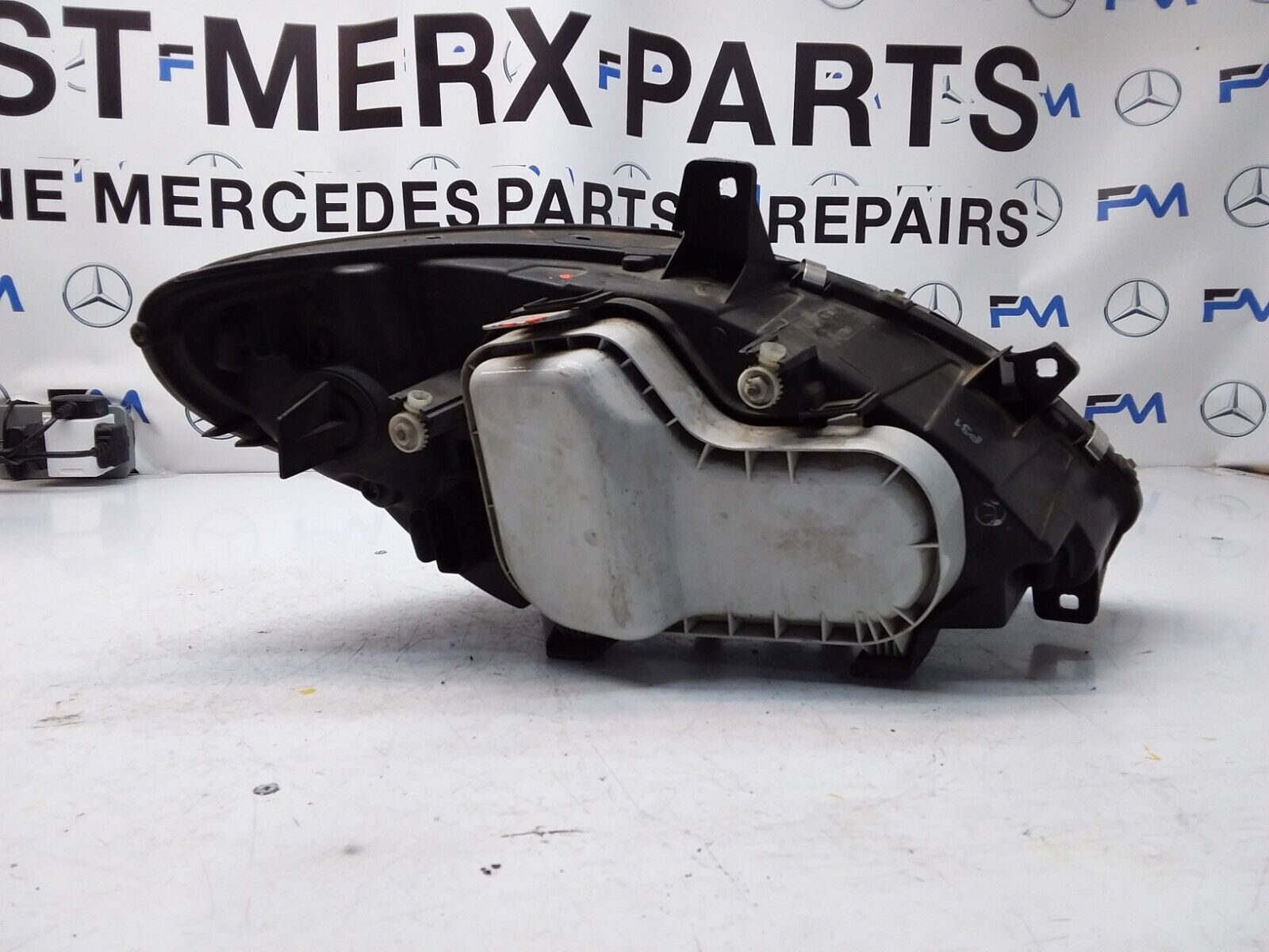 2003 MERCEDES V CLASS Viano W639 HEADLIGHT PASSENGER NS FMH108