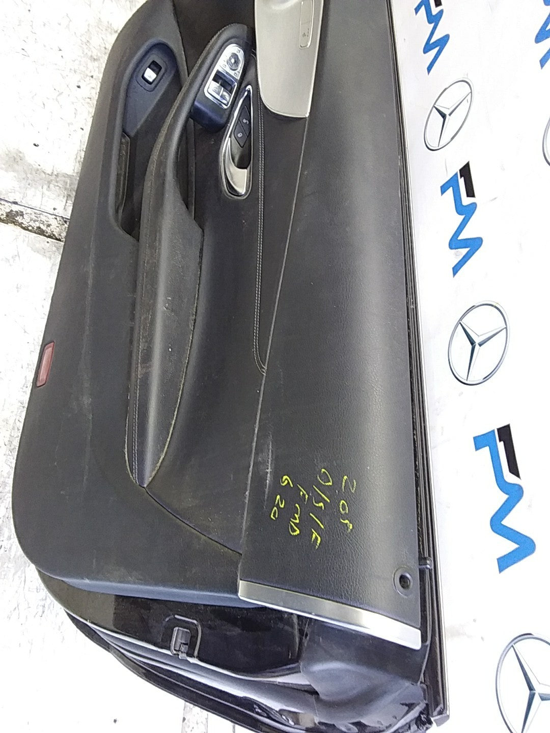 MERCEDES C-CLASS C205  DRIVER FRONT DOOR OSF BLACK 2015 ONWARDS COMPLETE FMD620