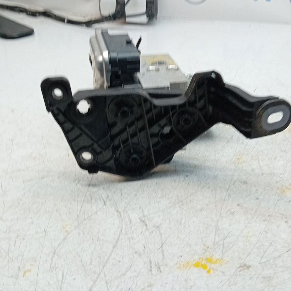 MERCEDES BENZ C-CLASS W206 ABS PUMP MODULE CONTROL UNIT A2239003737 FM001249