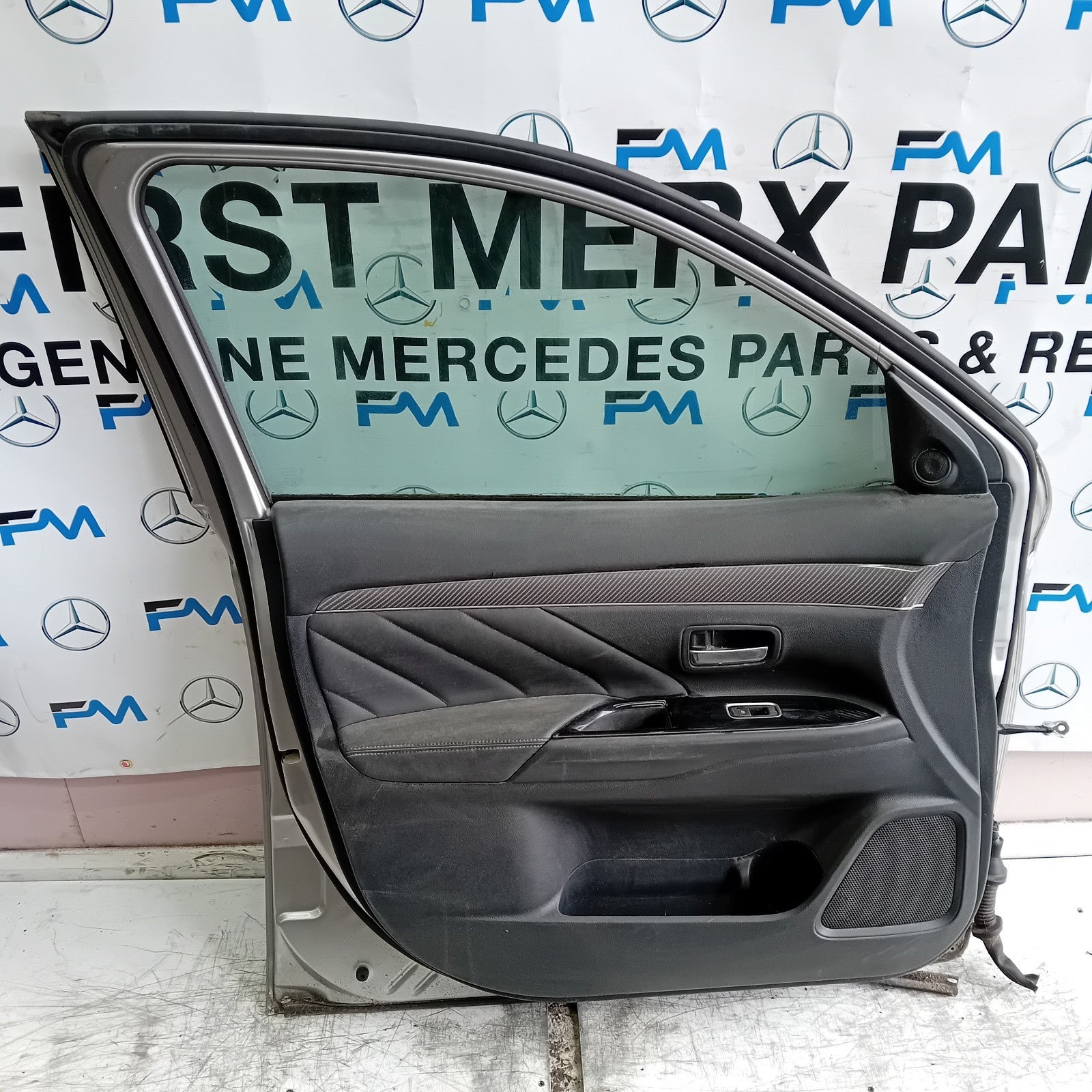 MITSUBISHI OUTLANDER MK3 PASSENGER SIDE FRONT DOOR NSF 2013 SILVER FMD417