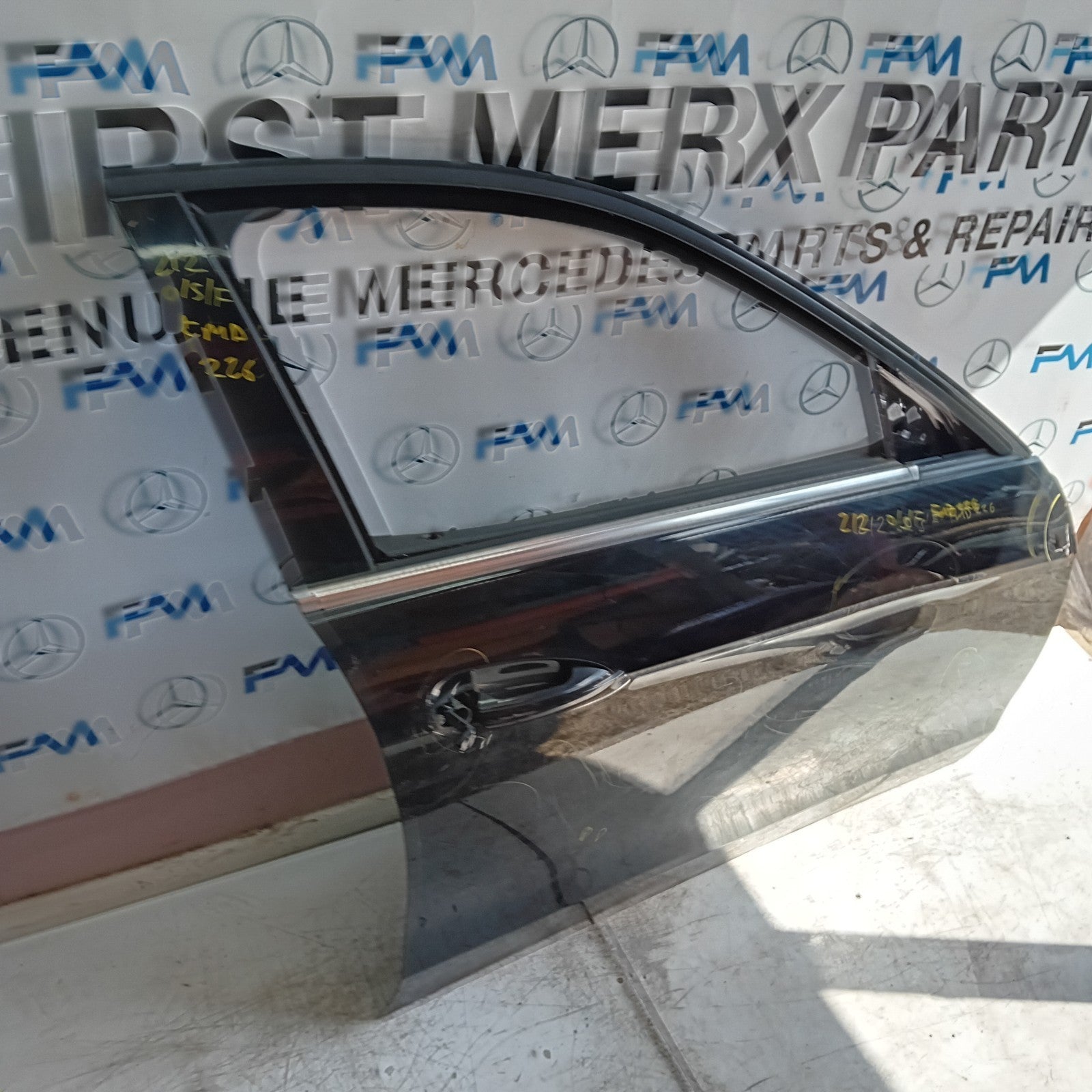 MERCEDES BENZ E-CLASS W212 DRIVER FRONT DOOR OSF BLACK 2009-16 COMPLETE FMD226