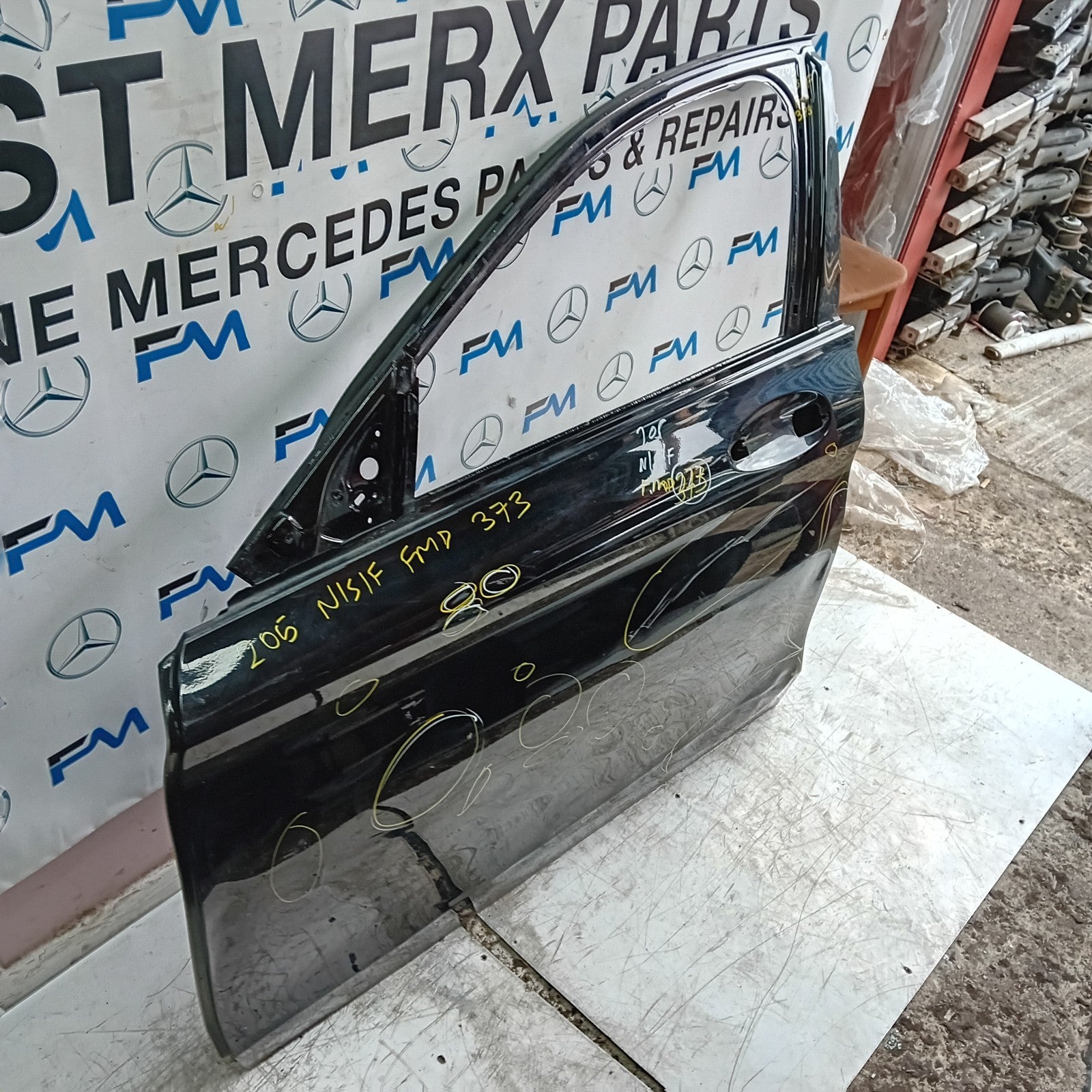 MERCEDES C-CLASS W205 SLN PASSENGE FRONT DOOR NSF BLACK 2014 ON FMD373