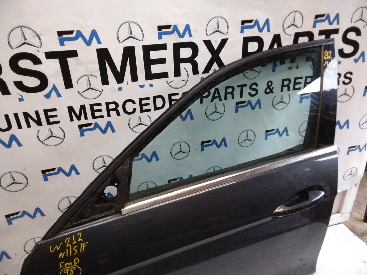 MERCEDES BENZ  E-CLASS W212 PASSENGER SIDE FRONT DOOR N/S/F COMPLETE GREY FMD98