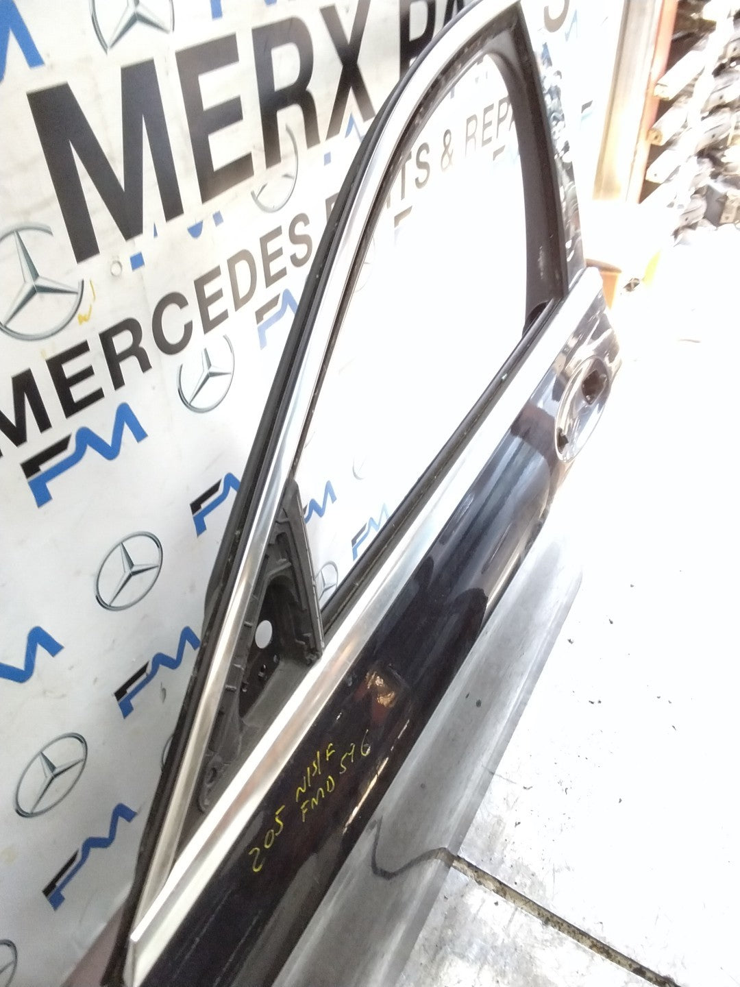 MERCEDES C-CLS W205 SLN PASSENGER FRONT DOOR NSF BLACK 2014-21  FMD596