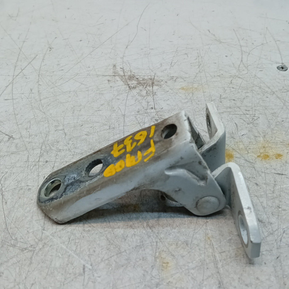 MITSUBISHI OUTLANDER MK3  FRONT DOOR HINGE PANEL A521 A046834 FM001637