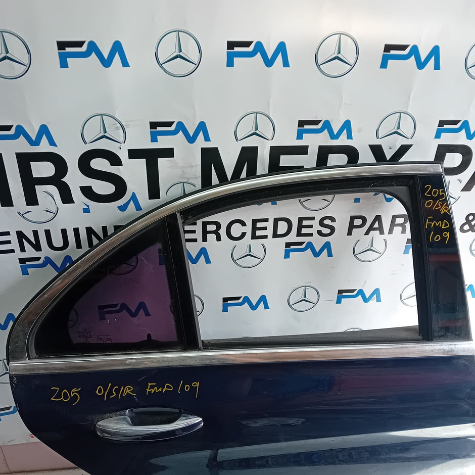 MERCEDES BENZ  C-CLASS W2O5 DRIVER SIDE REAR DOOR O/S/R COMPLETE BLUE FMD109