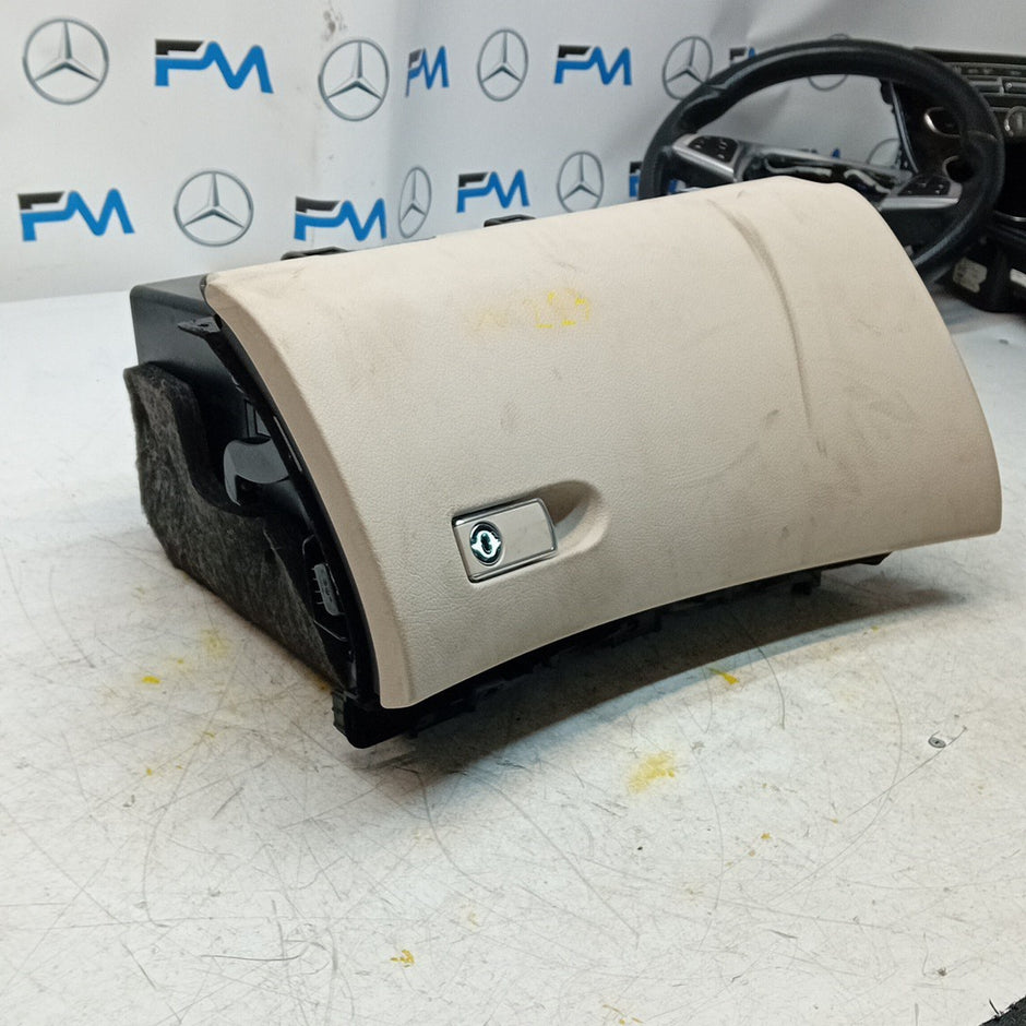 MERCEDES E-CLASS W213 DASHBOARD GLOVEBOX 2016 ON A2136800391 FM001301