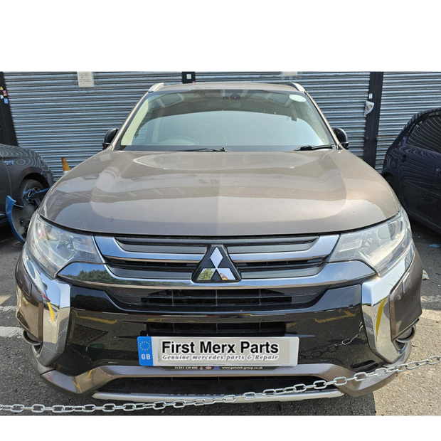 MITSUBISHI OUTLANDER 2016 BREAKING / FRONT BUMPER AND WINGS