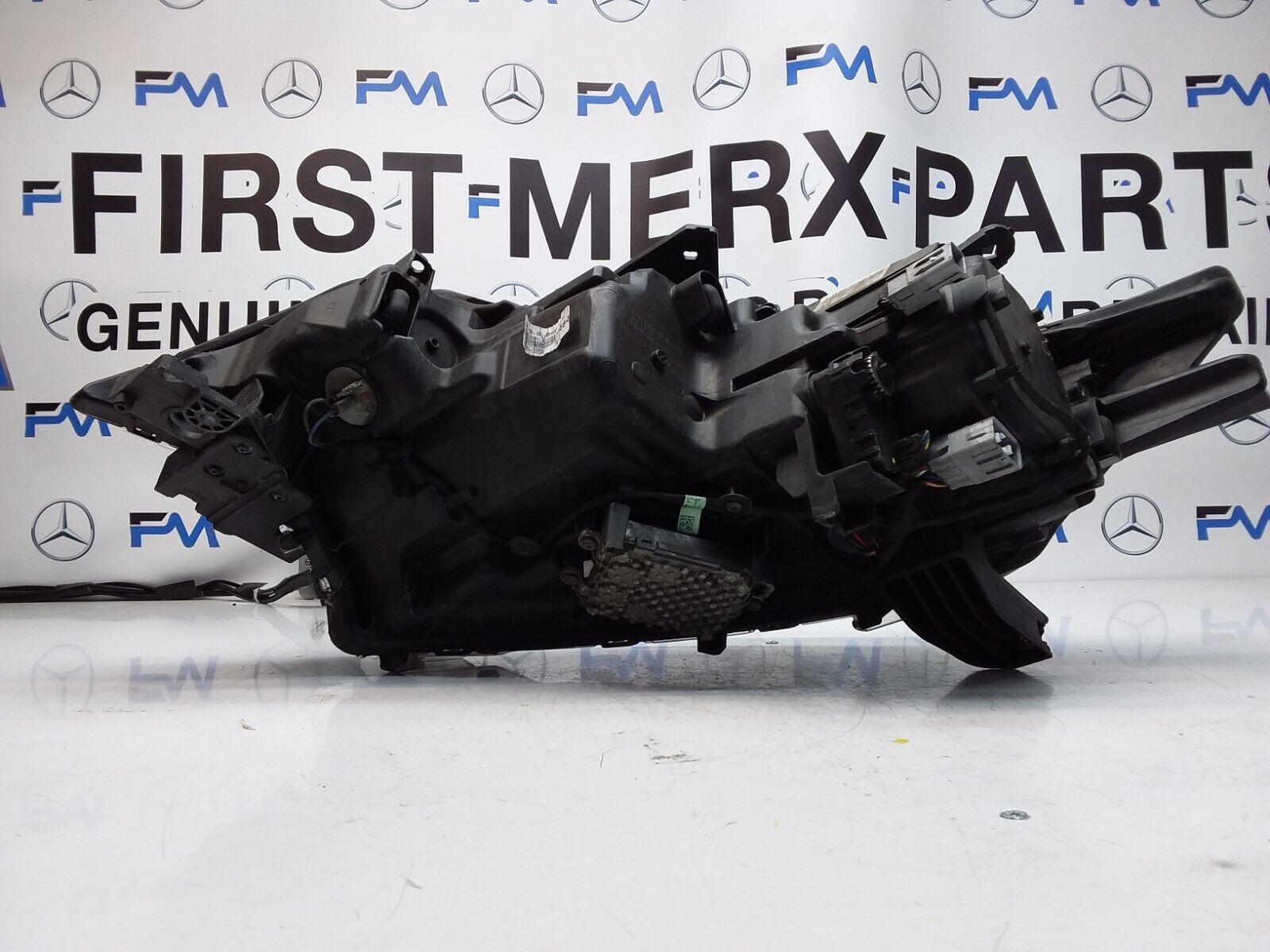 MITSUBISHI OUTLANDER MK3 2018 HEADLIGHT DRIVER SIDE LEFT R009A Z8CX FMH68