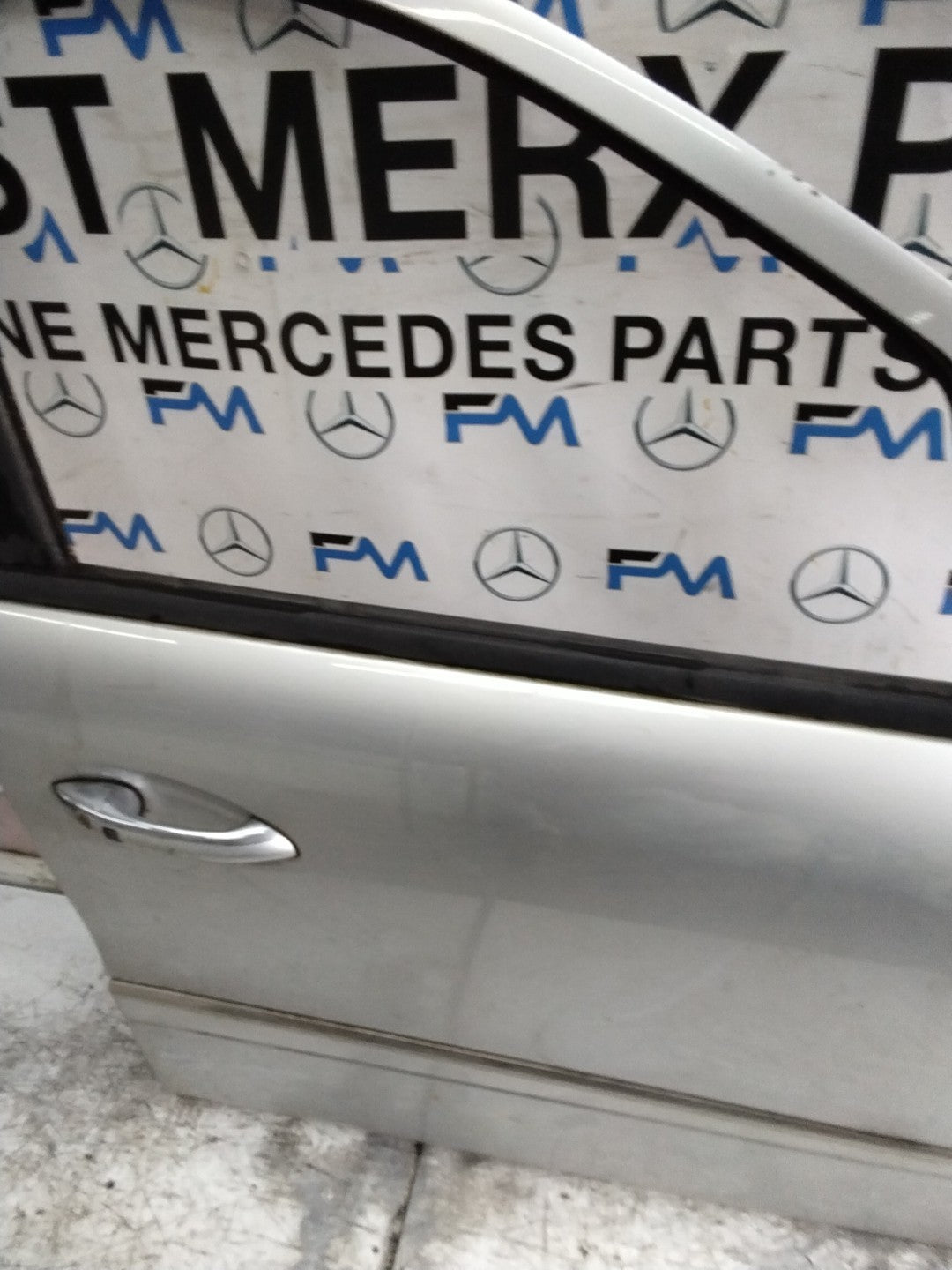MERCEDES M-CLASS W164  DRIVER FRONT DOOR OSF SILVER 2005-11 FMD561