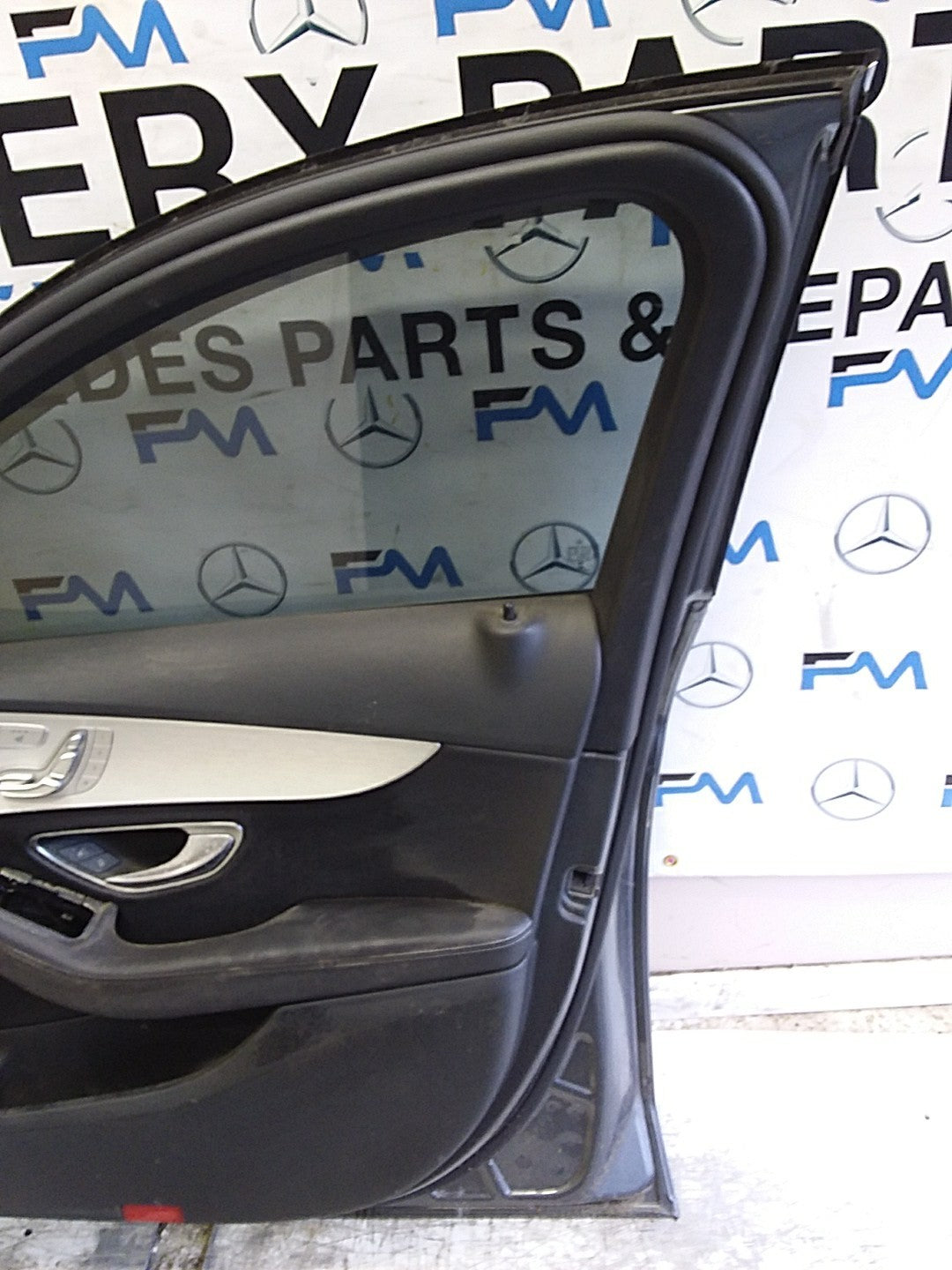 MERCEDES BENZ C-CLASS W205 SLN DRIVER FRONT DOOR OSF GREY 2014-21  FMD621