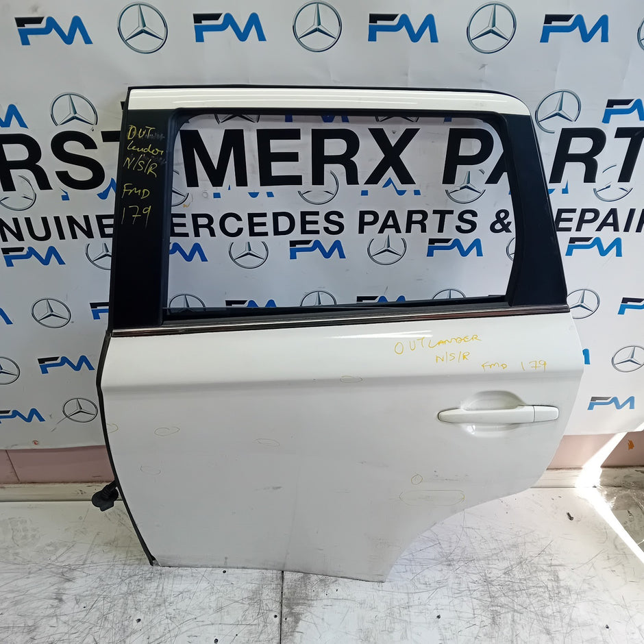 MITSUBISHI OUTLANDER MK3 DRIVER SIDE REAR DOOR OSR WHITE 2013 ON COMPLETE FMD179