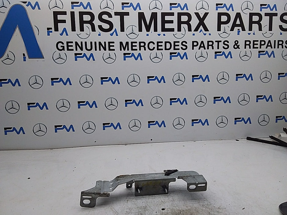 MERCEDES BENZ  C-CLASS W206 MOUNTING BRACKET A2066911100 FMR204
