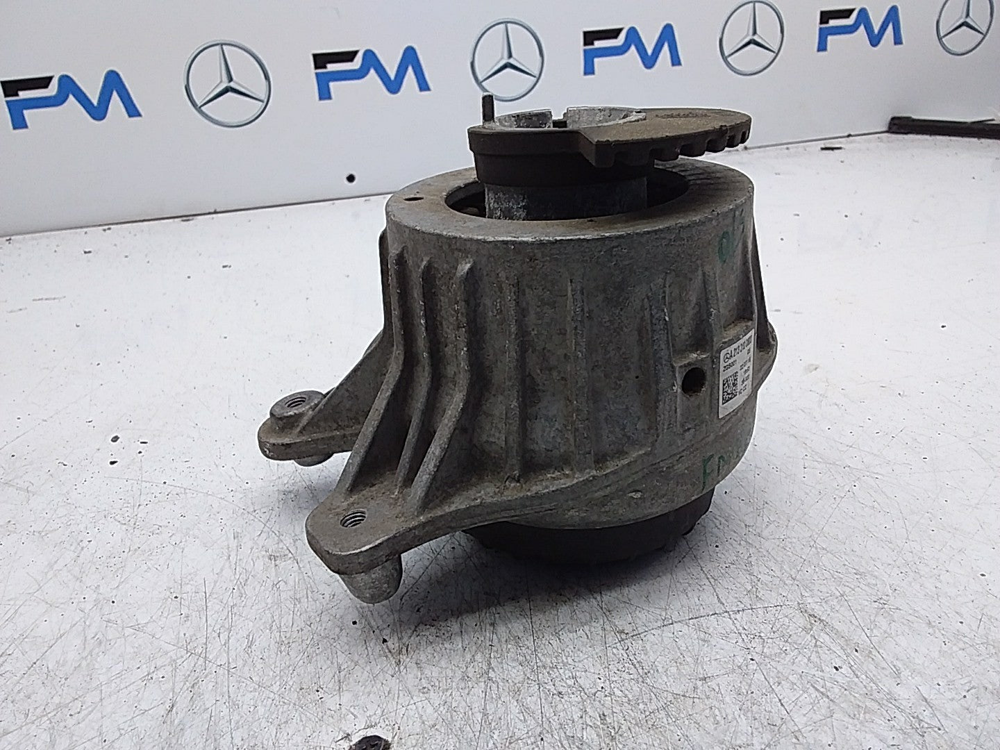 MERCEDES BENZ  E-CLASS  W213  ENGINE MOUNT RIGHT OS A2132400800 FMR358