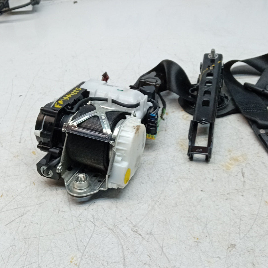 MERCEDES BENZ  E-CLASS W213 SEAT BELT FRONT DRIVER OS 2016 A2138605600 FM001225