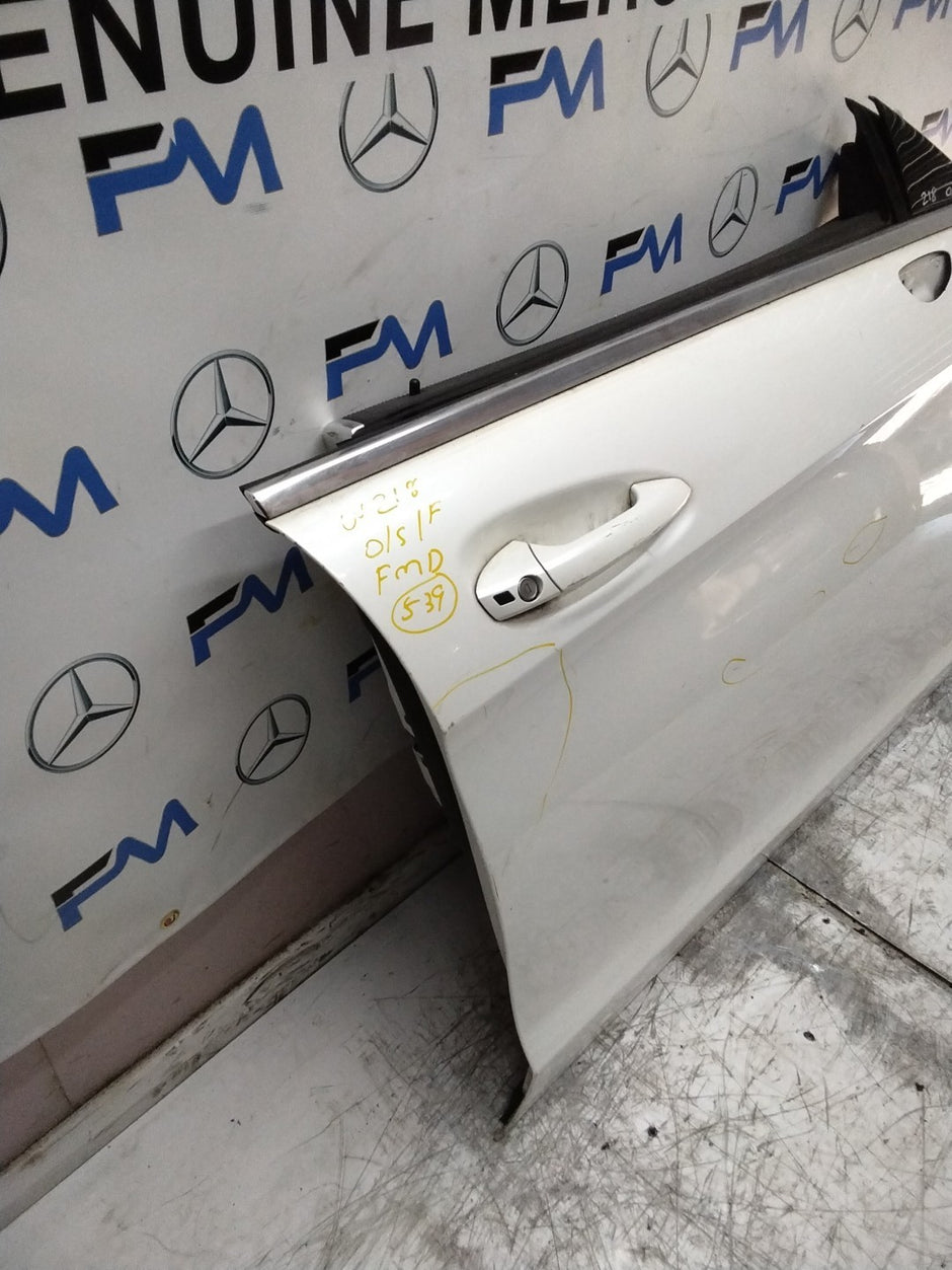 MERCEDES BENZ CLS W218  DRIVER FRONT DOOR OSF WHITE 2011-18 FMD539