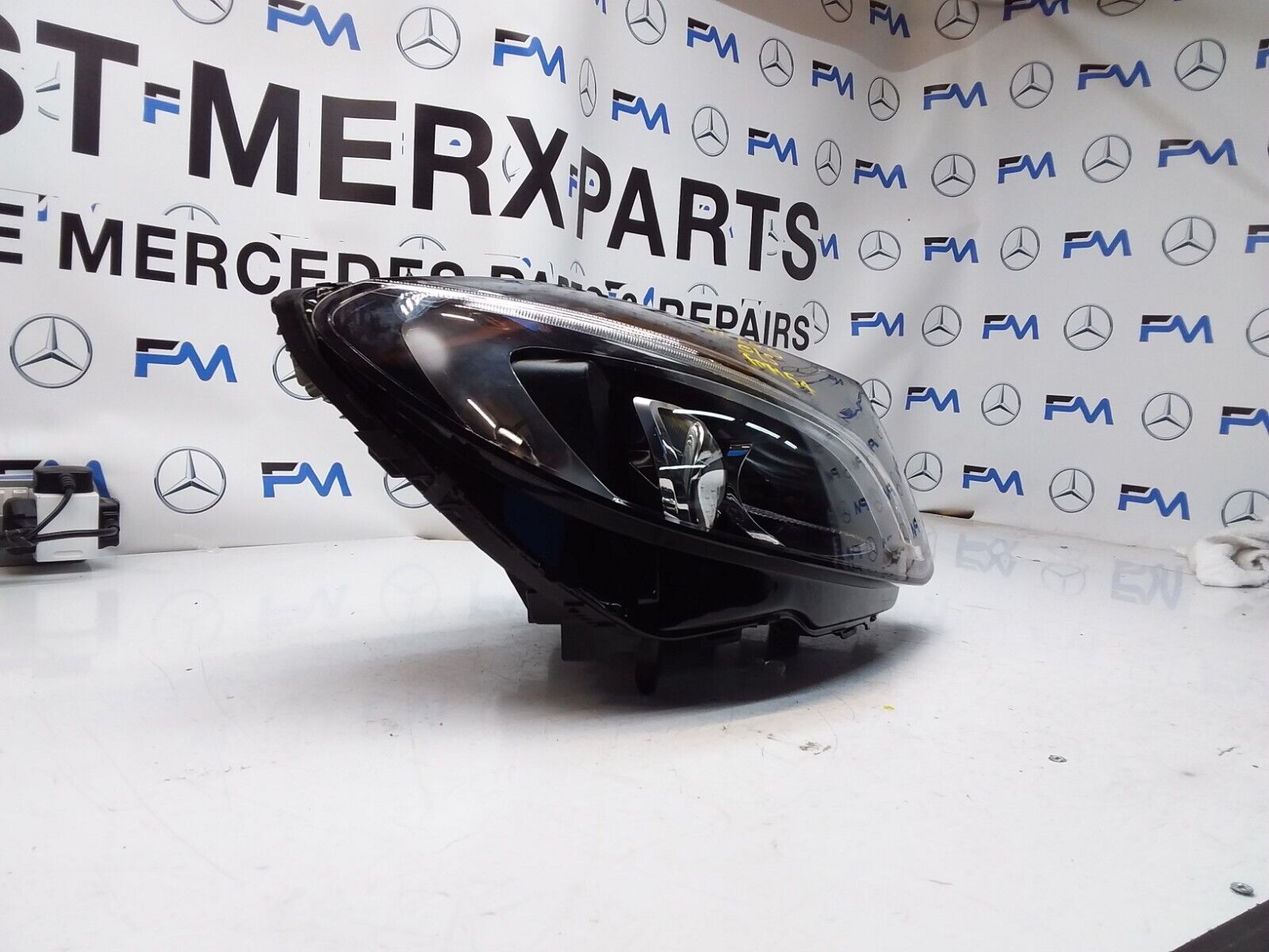 2018 MERCEDES C-CLASS W205 O/S HEADLIGHT  A2059062604 FMH54 LED HIGH PERFORMANCE