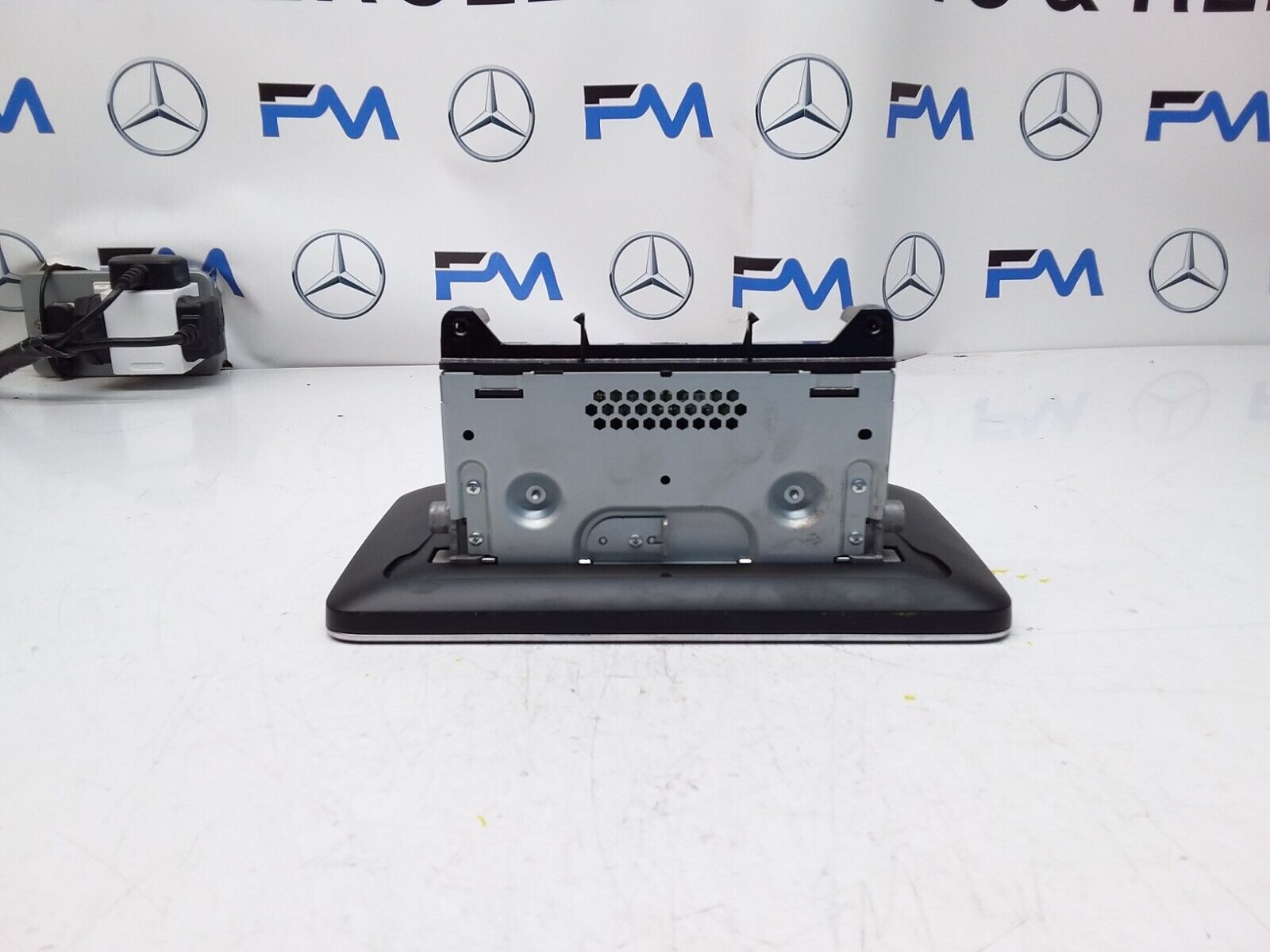 MERCEDES C-CLASS W205 2015 SAT NAV MULTIMEDIA SCREEN A2059002211 FM00664