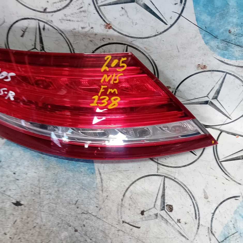 MERCEDES BENZ C-CLASS W205 COUPE PASSENGER SIDE ( N.S ) L.E.D TAIL LIGHT
