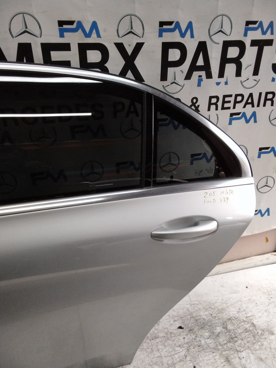MERCEDES C-CLASS W205 SLN PASSENGER REAR DOOR NSR SILVER 2014 ON COMPLETE FMD339