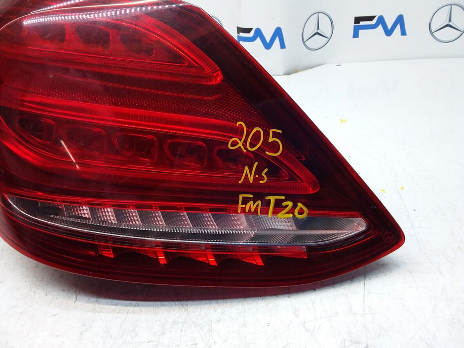 2015 MERCEDES  C CLASS W205 REAR PASSENGER SIDE LED LIGHT A2059061357 FMT20