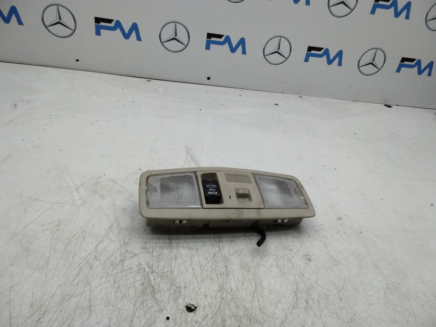 MITSUBISHI OUTLANDER INTERIOR ROOF LIGHTING 8401A009ZZ FMR119