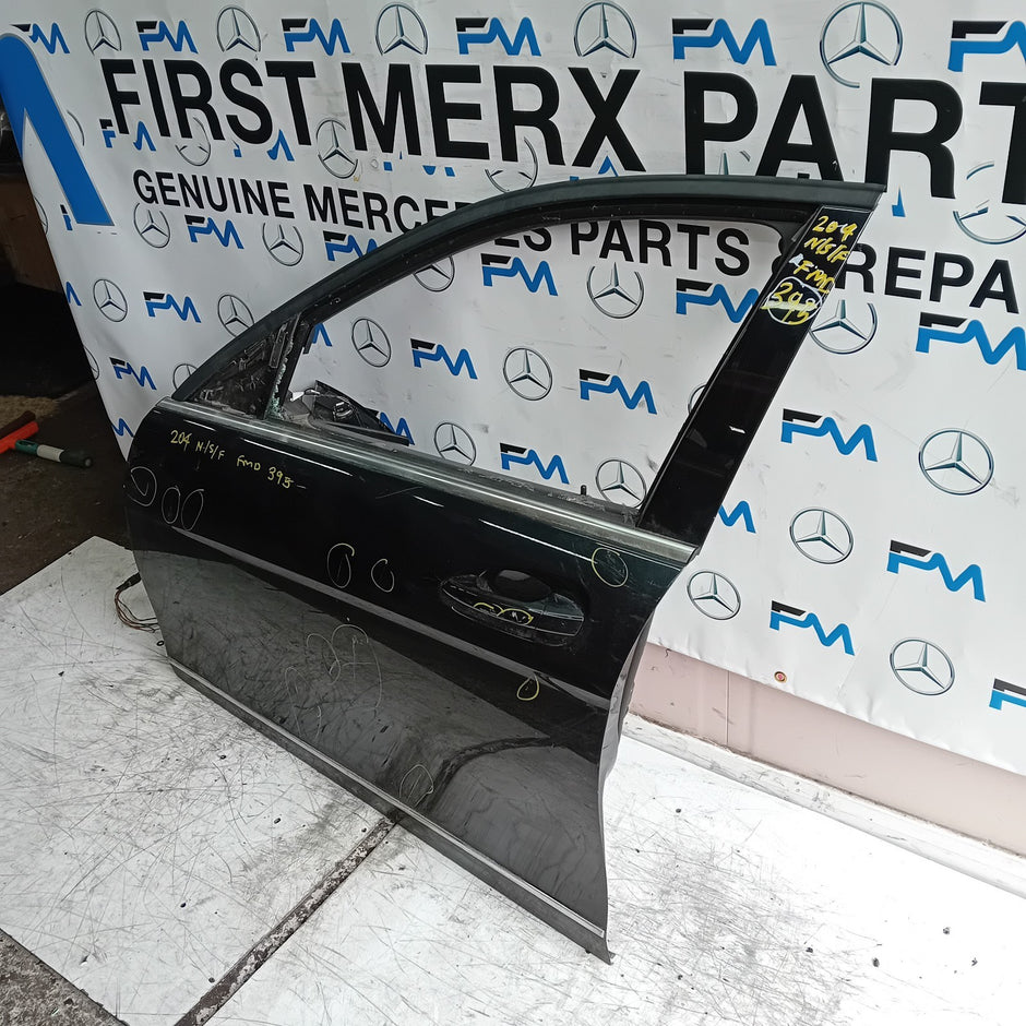 MEECEDS C-CLASS W204 PASSENGER FRONT DOOR NSF BLACK 2008-14 COMPLETE FMD395