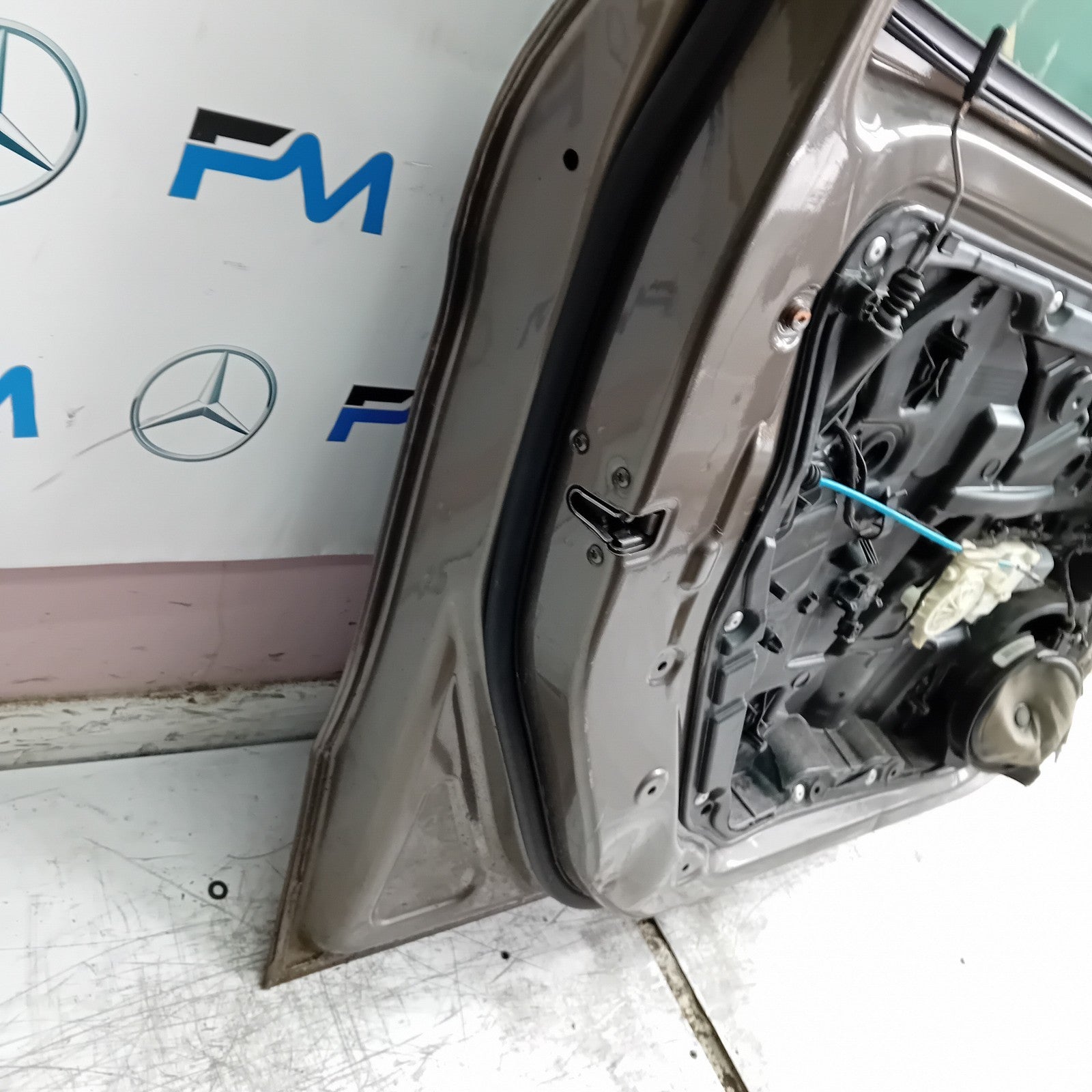 MERCEDES B-CLASS W246 PASSENGER FRONT DOOR NSF BROWN 2012-19 COMPLETE FMD387