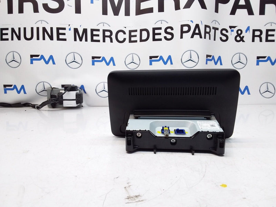 MERCEDES C-CLASS W205 2014 SAT NAV MULTIMEDIA SCREEN A2059002211 FM00682