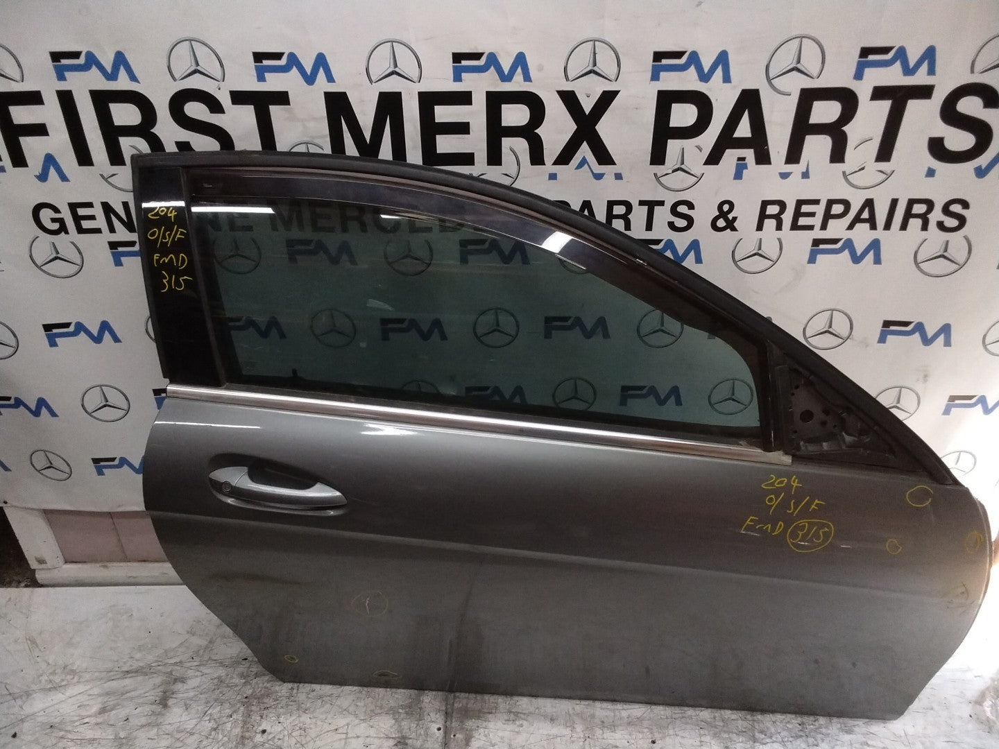 MERCEDES BENZ C-CLASS W204 DRIVER FRONT DOOR OSF GREY 2007-2014 COMPLETE FMD315