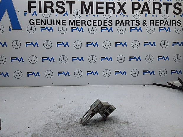 MERCEDES E-CLASS W213 RADIATOR SUPPORT BRACKET  FMR279