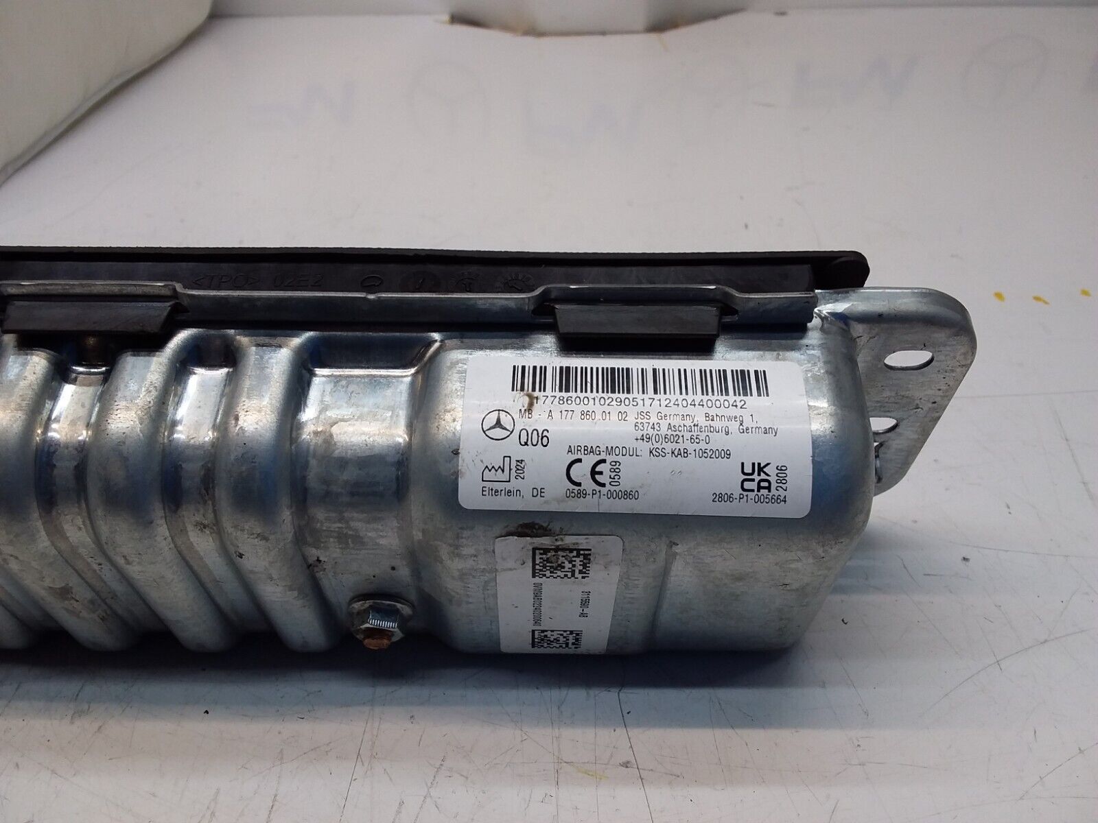 2018 MERCEDES BENZ A-CLASS W177 DRIVER SIDE KNEE AIRBAG A1778600102 FM00324