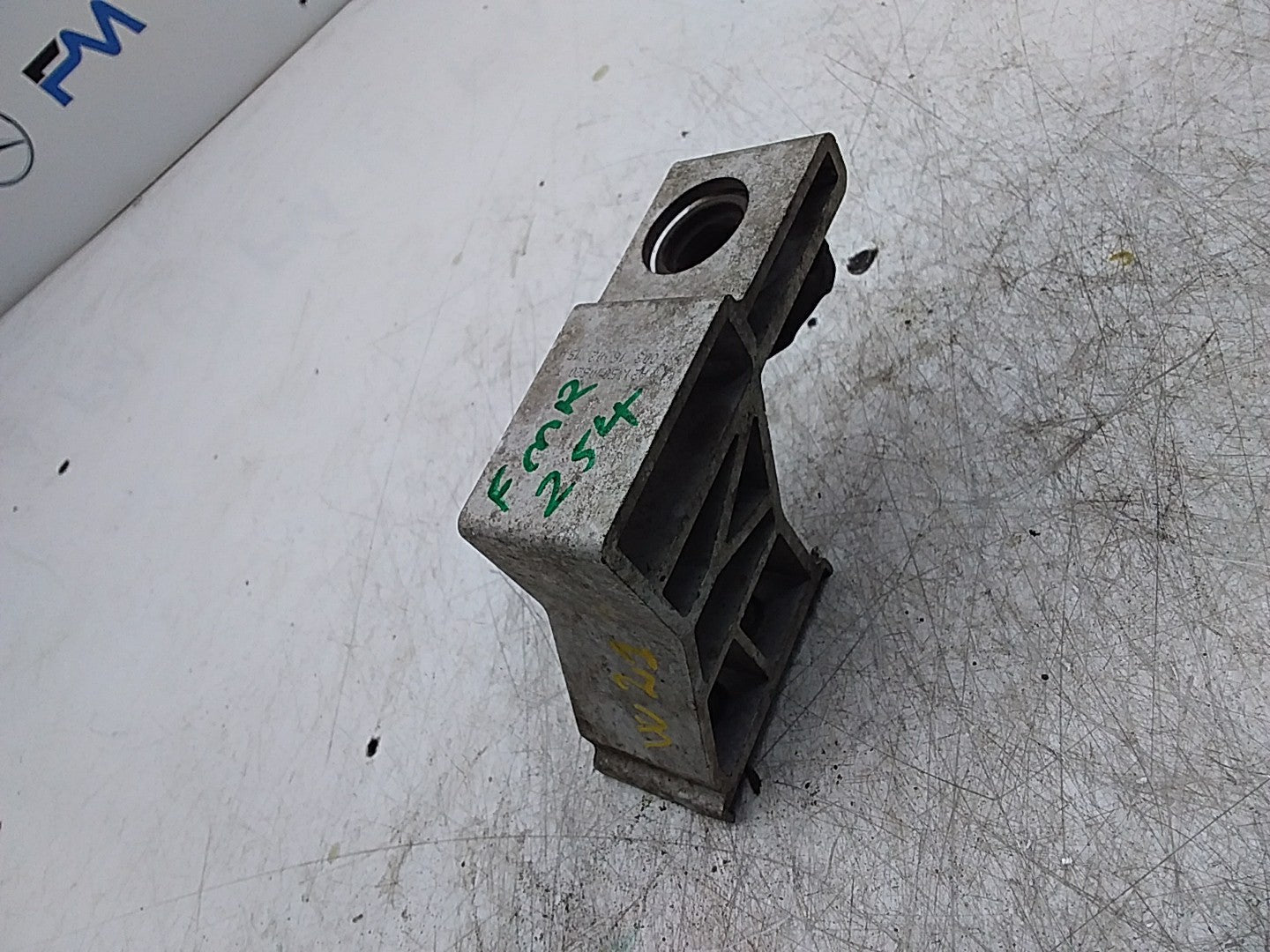 MERCEDES E-CLS W213 RADIATOR HOLDER FMR254