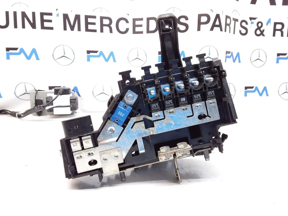 Mercedes C-CLASS W205 Fuse Relay Junction Box A2055402250 FM00389