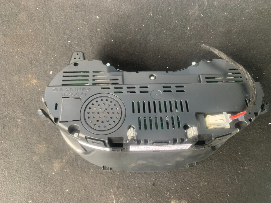 MERCEDES GLA CLASS SPEEDOMETER INSTRUMENT CLUSTER X156 2013 - 2020 A1569009603