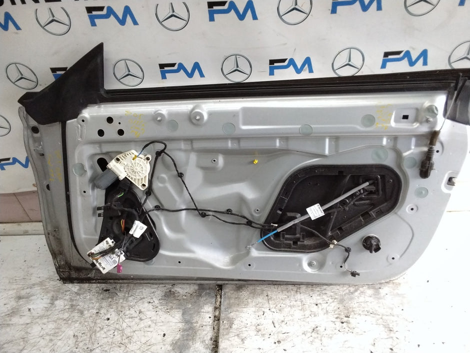 MERCEDES BENZ  C-CLS W205 DRIVER FRONT DOOR OSF SILVER 2014-21  FMD598